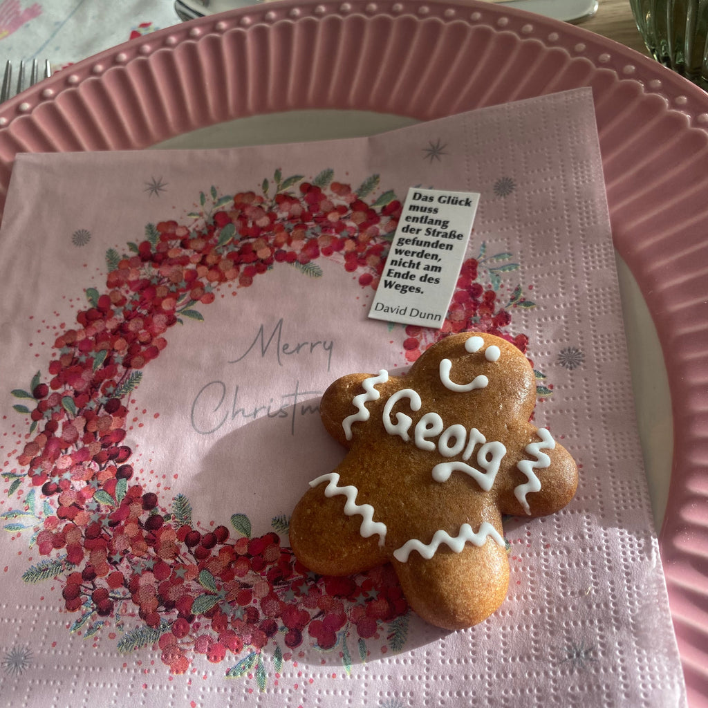 Mini Lebkuchenmännchen mit Name als Tischkarte – Fränkische Lebküchnerei